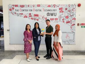 ประมวลภาพกิจกรรมส่งสุข มอบของขวัญให้แก่หน่วยงานสนับสนุนภายในมหาวิทยาลัยวลัยลักษณ์